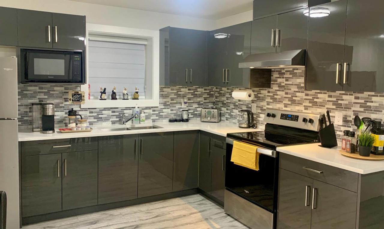 Luxurious & Stylish Two Bedroom Suite, Full Kitchen, Close To Vancouver Делта Екстер'єр фото